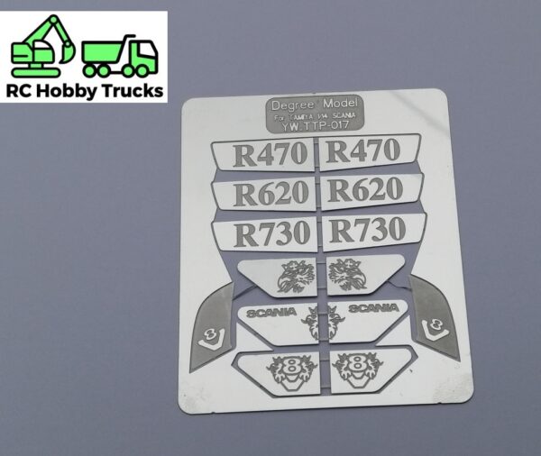 Diverse metal skilte med R470-R730 og SCANIA logoer til førerhus